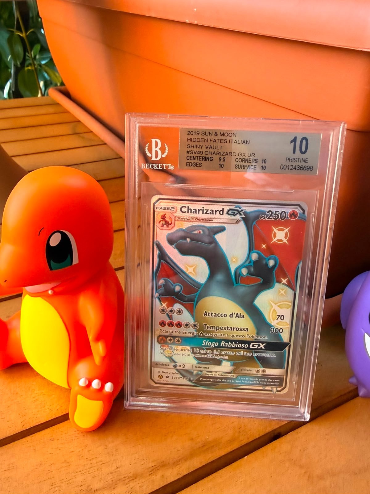 2019 Pokemon Sun and Moon Hidden Fates Italian Shiny Vault Charizard GX UR SV49