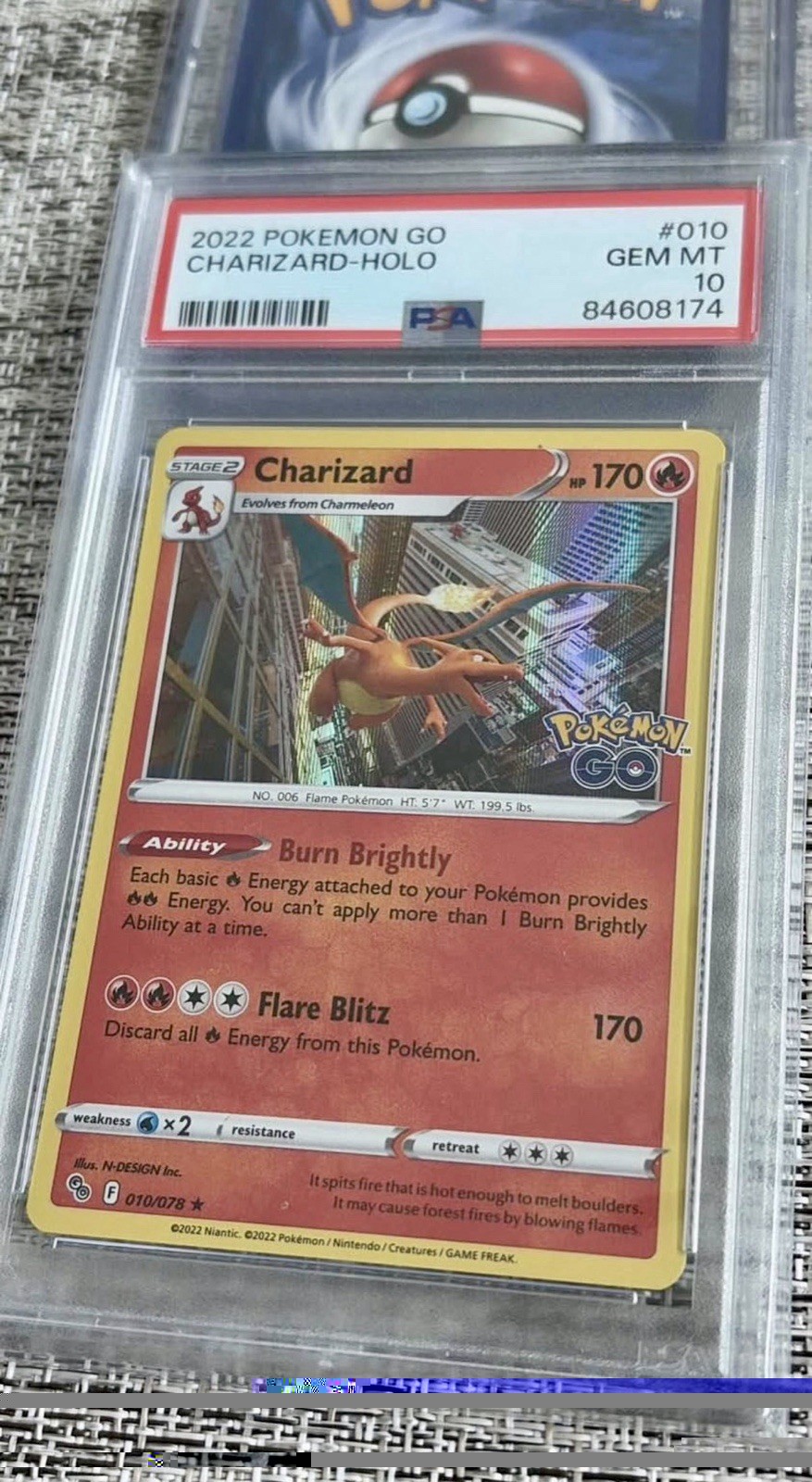 2022 Pokemon Go Charizard-Holo 010